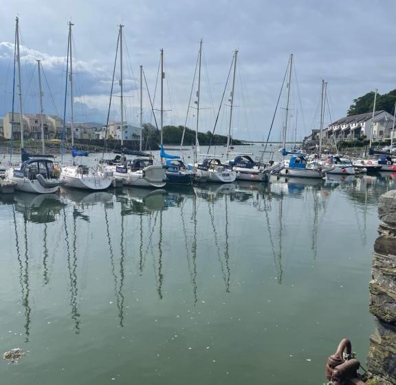 Lovely 2 Bed Apartment Porthmadog Harbourside