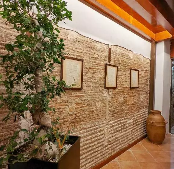 هتل Catalina Suites