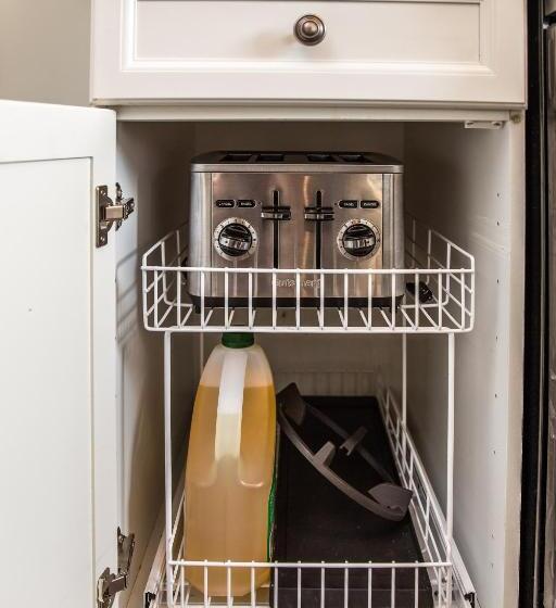 Luxurious 6 Bed Home I Fireplace I Near Sports Park I With Double Garage & Fast Wifi!