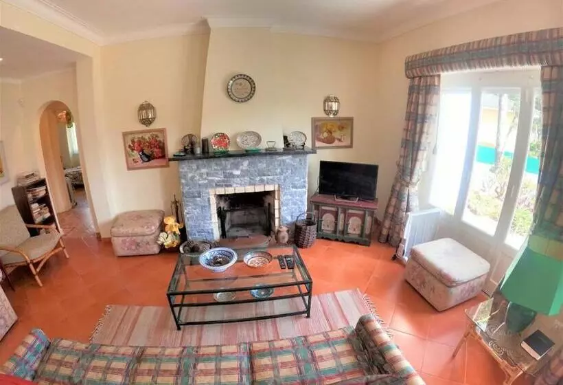 Sintra V4 House With Garden In Colares