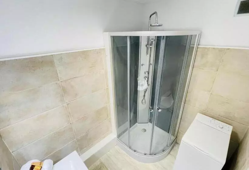 Très Bel Appartement Face Au Port Santa  Piscine
