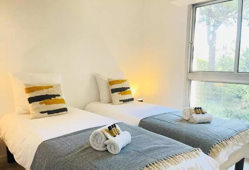 Très Bel Appartement Face Au Port Santa  Piscine