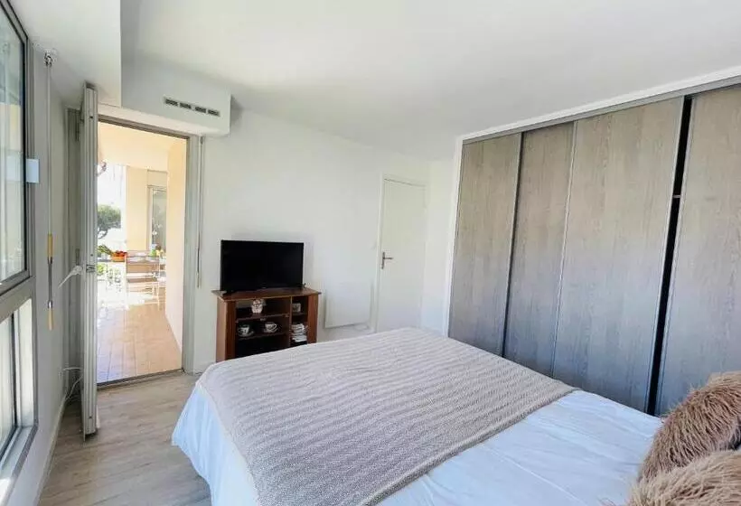 Très Bel Appartement Face Au Port Santa  Piscine