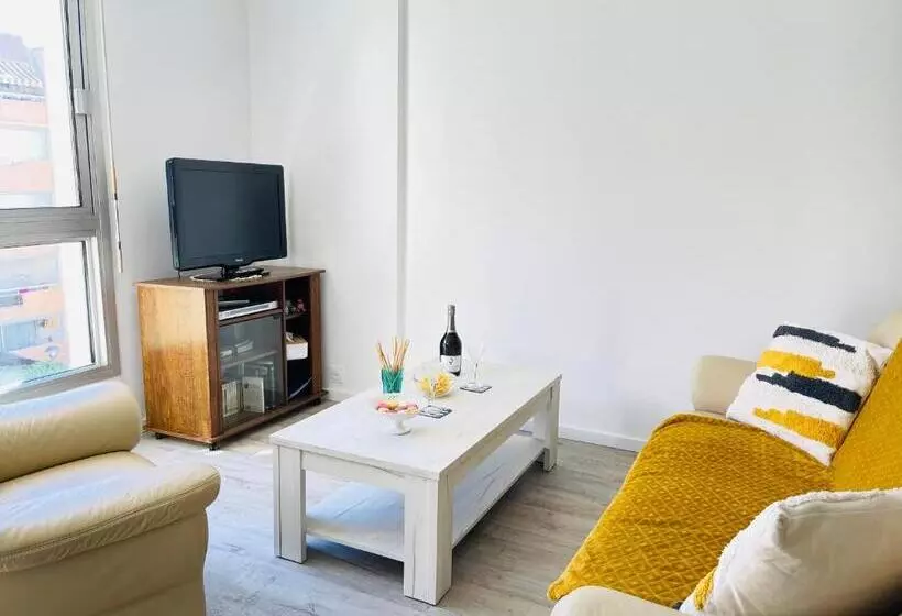 Très Bel Appartement Face Au Port Santa  Piscine