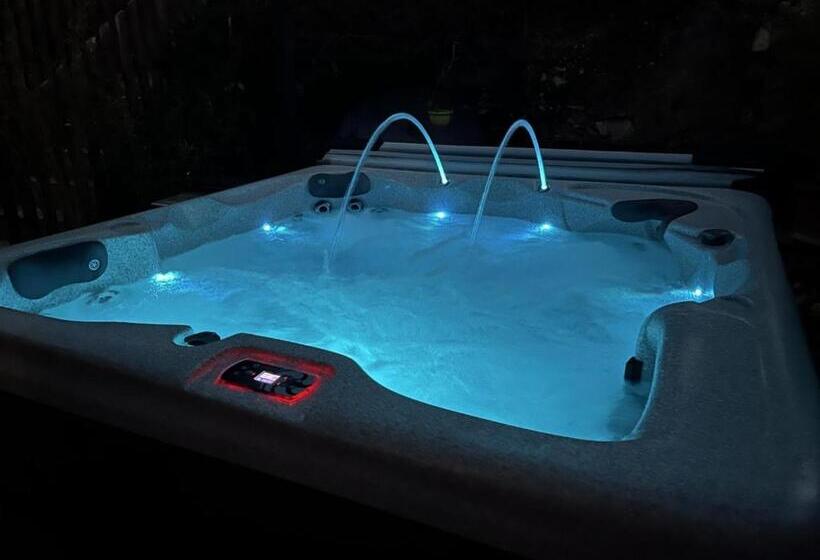 مبيت وإفطار La Suite De Charme Du Mas De La Fontaine De Jonquier Avec Spa Privatif