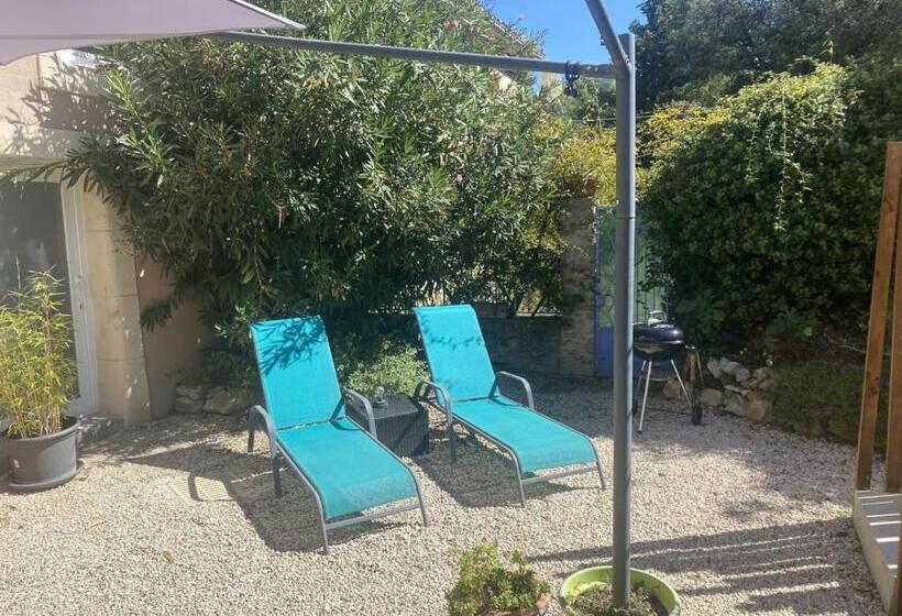 مبيت وإفطار La Suite De Charme Du Mas De La Fontaine De Jonquier Avec Spa Privatif