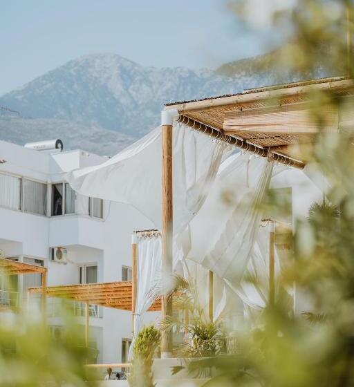 هتل Abonora Drymades