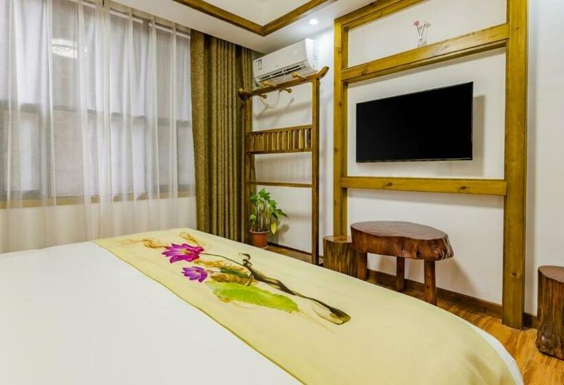 Floral Hotel Yixin Inn Zhangjiajie National Forest Park