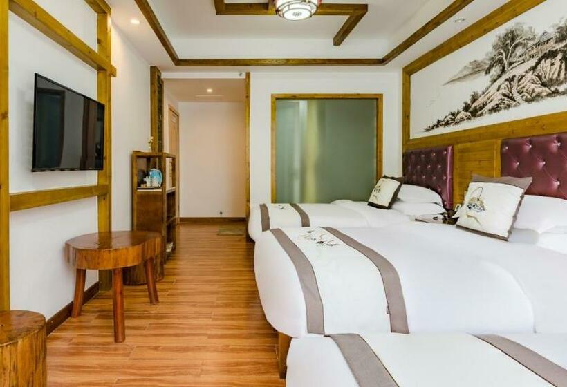 Floral Hotel Yixin Inn Zhangjiajie National Forest Park