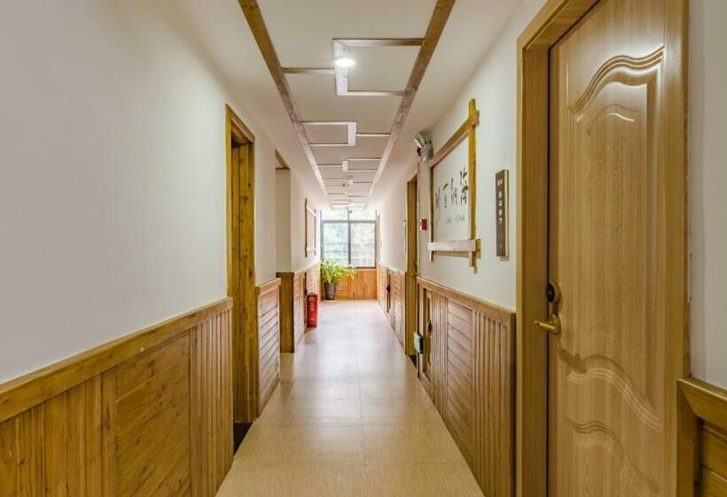 Floral Hotel Yixin Inn Zhangjiajie National Forest Park