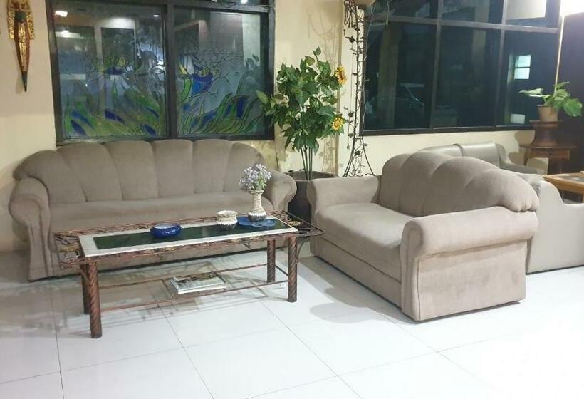 בית מלון כפרי Suroyo Redpartner