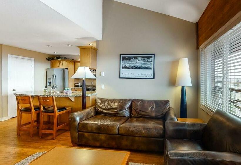 Hotel Trappers Crossing 22