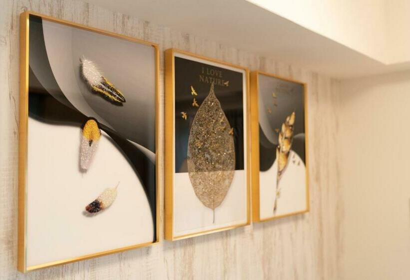 Osaka Sunshine Tower63