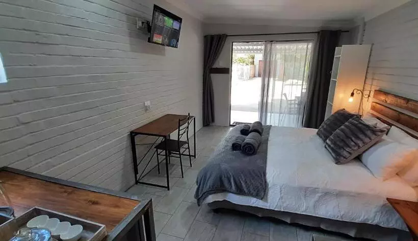 Majatalo Studio Twenty8