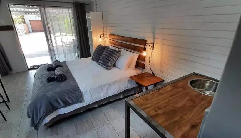 Majatalo Studio Twenty8