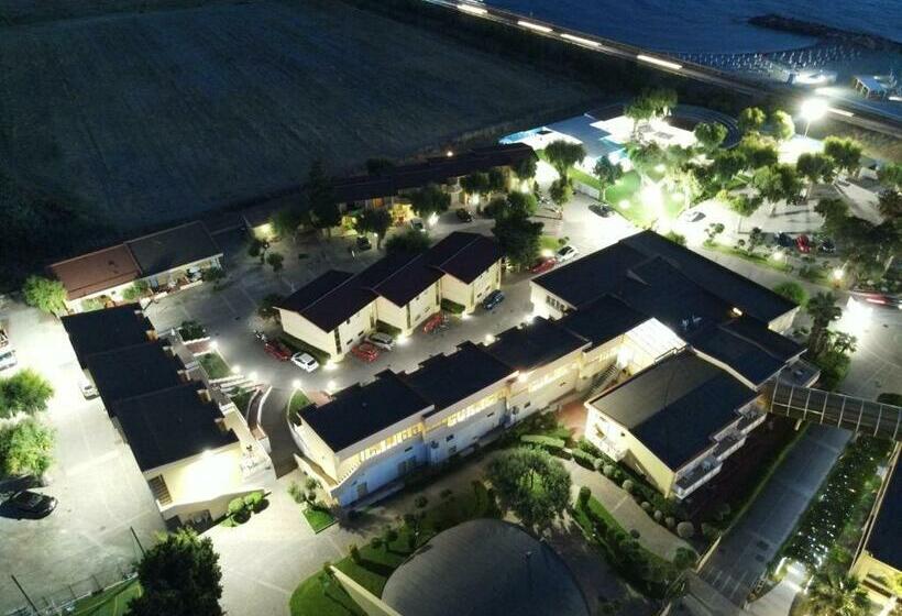 استراحتگاه Baia Di Tempsa