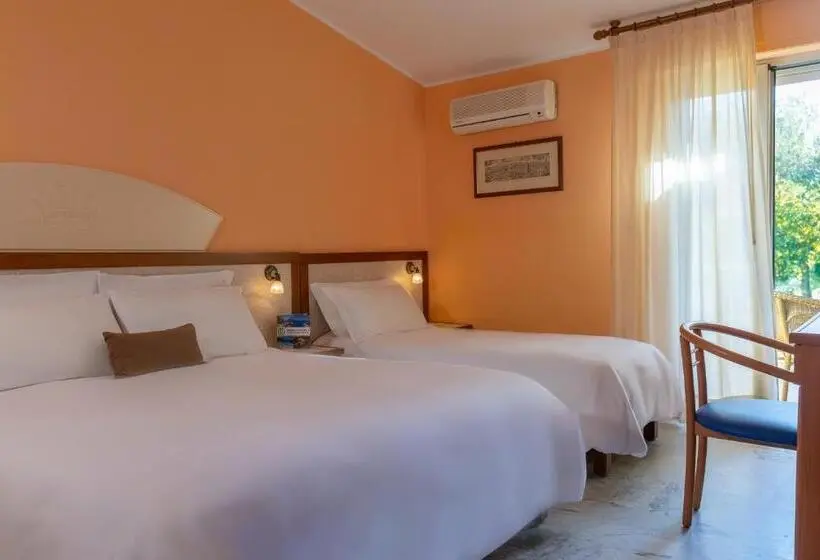 استراحتگاه Baia Di Tempsa