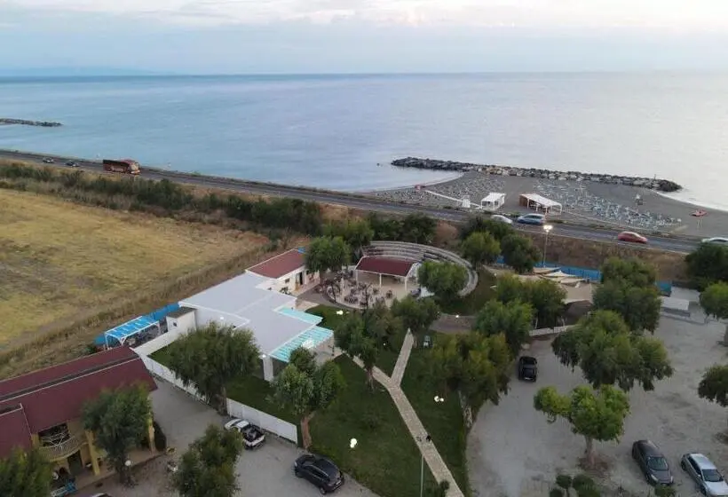 استراحتگاه Baia Di Tempsa