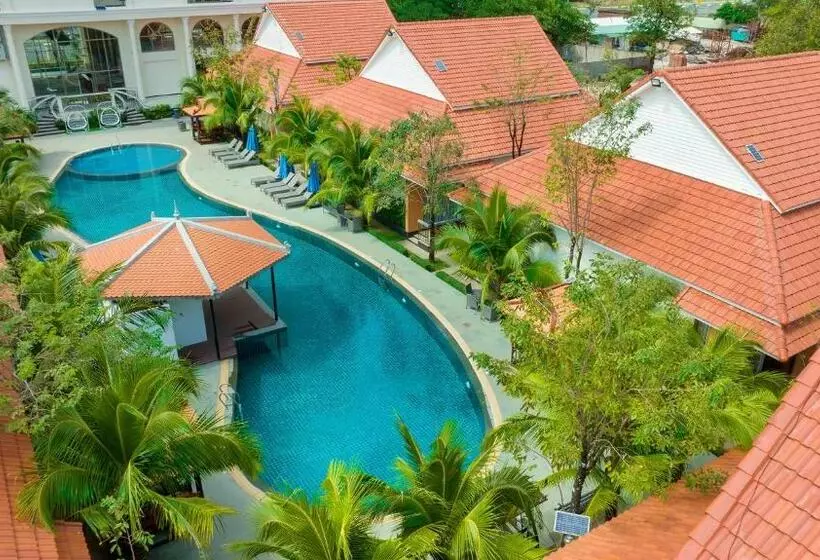 Sea Breeze Hotel & Villa