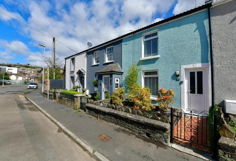 Free Parking   Heart Of The City   Superb Townhouse & Garden   Peaceful Area But Only 5min Walk To B