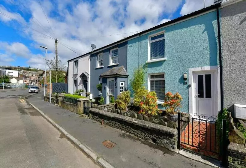 Free Parking   Heart Of The City   Superb Townhouse & Garden   Peaceful Area But Only 5min Walk To B