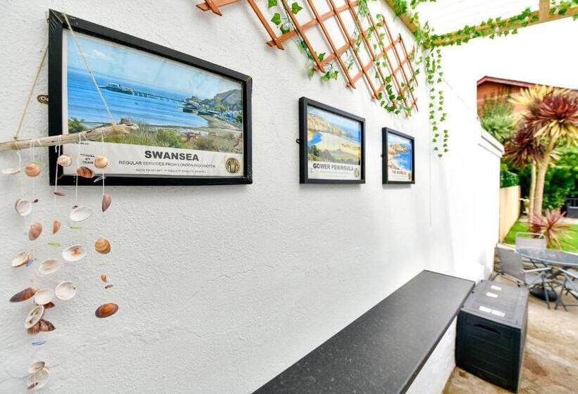 Free Parking   Heart Of The City   Superb Townhouse & Garden   Peaceful Area But Only 5min Walk To B