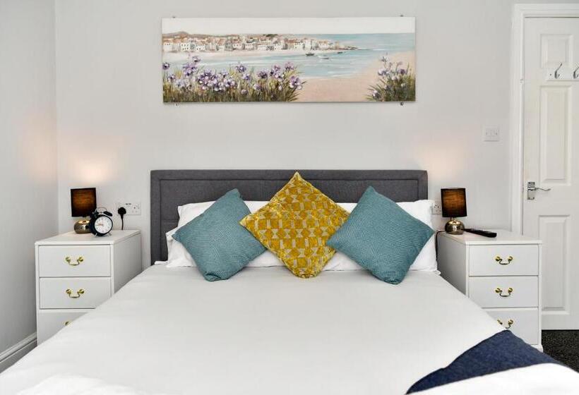 Free Parking   Heart Of The City   Superb Townhouse & Garden   Peaceful Area But Only 5min Walk To B