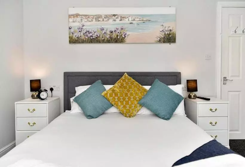 Free Parking   Heart Of The City   Superb Townhouse & Garden   Peaceful Area But Only 5min Walk To B