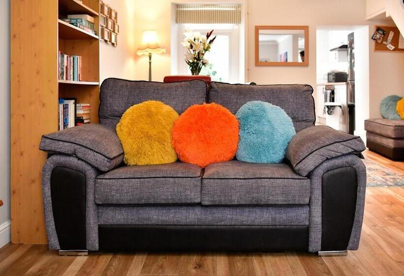 Free Parking   Heart Of The City   Superb Townhouse & Garden   Peaceful Area But Only 5min Walk To B