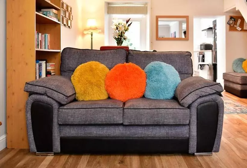 Free Parking   Heart Of The City   Superb Townhouse & Garden   Peaceful Area But Only 5min Walk To B