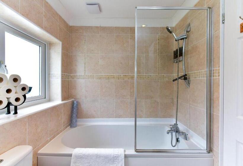 Free Parking   Heart Of The City   Superb Townhouse & Garden   Peaceful Area But Only 5min Walk To B