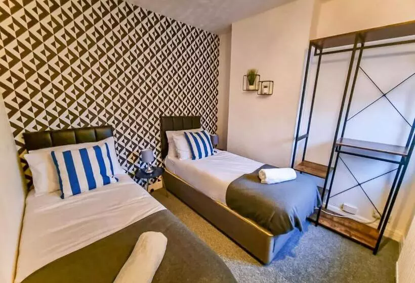 Ipswich Suffolk Contractor Holiday Short Stay