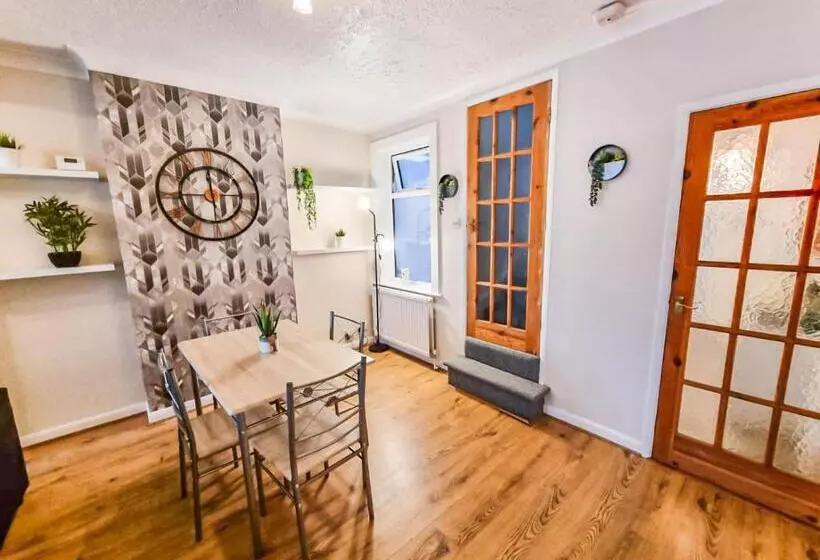 Ipswich Suffolk Contractor Holiday Short Stay