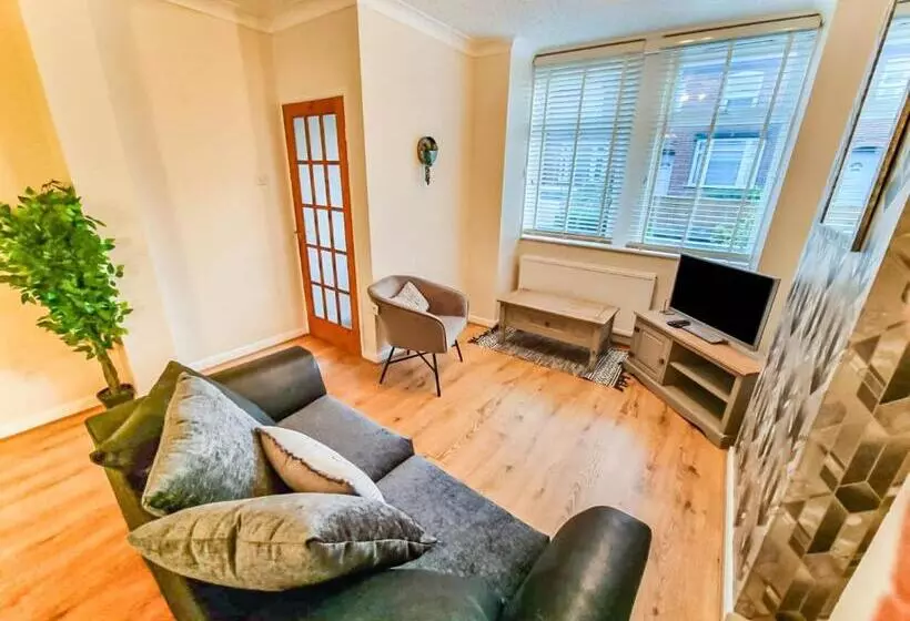 Ipswich Suffolk Contractor Holiday Short Stay