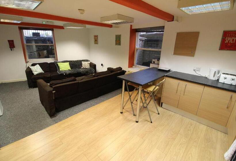 پانسیون Topaz Town House No 36