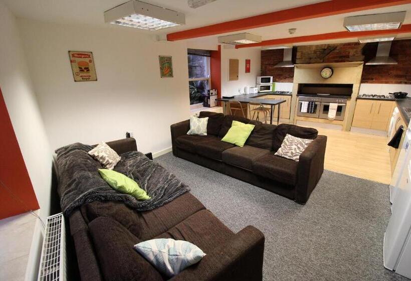 פנסיון Topaz Town House No 36