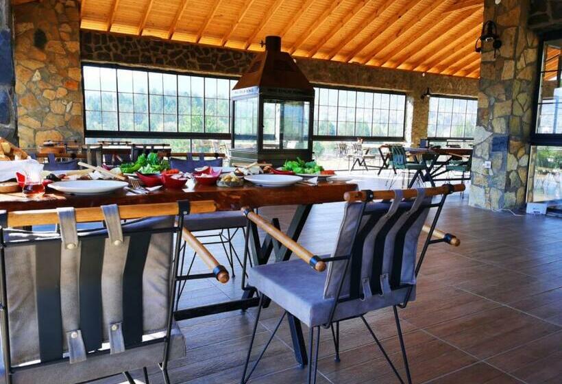 אתר נופש Fikri Atalay Konağı Bungalov Evleri