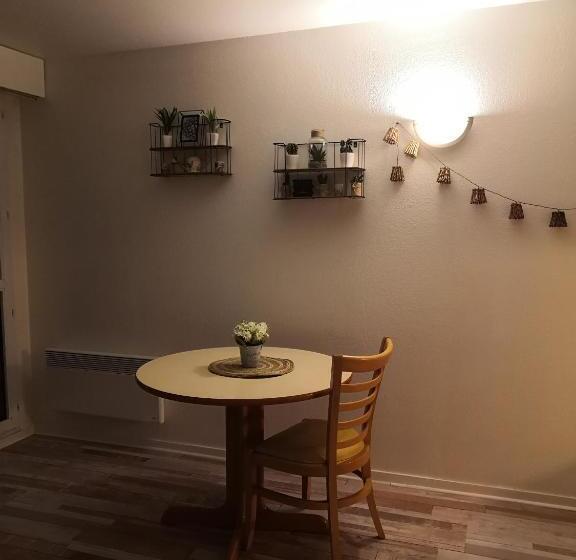 Ty Avel Studios 110 Et 111