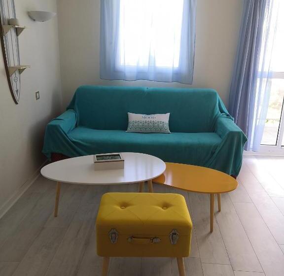 Ty Avel Studios 110 Et 111