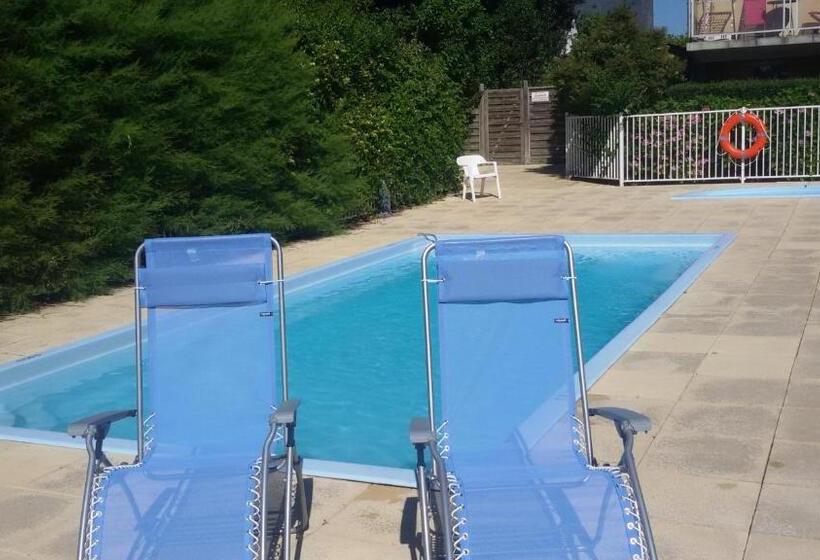 Ty Avel Studios 110 Et 111