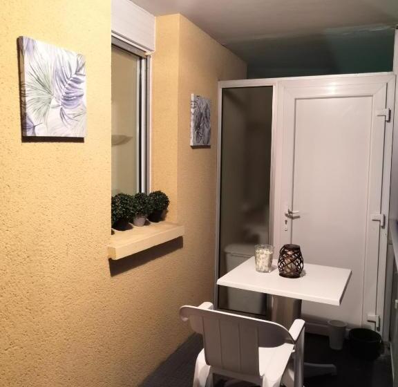 Ty Avel Studios 110 Et 111