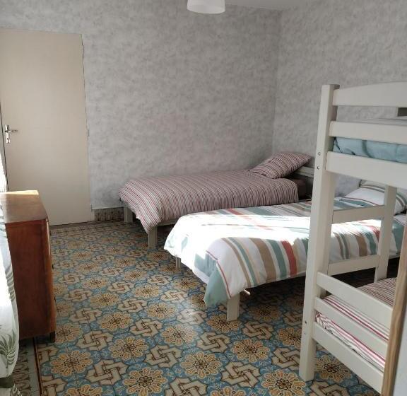 Charmante Maison Avec Cheminée, Grand Jardin Et Boxe Chevaux