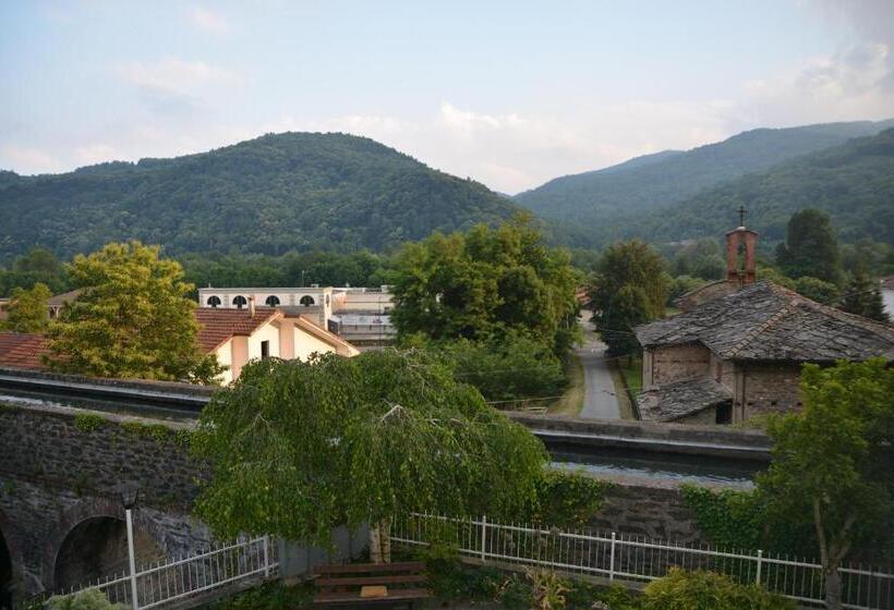 Due Camere E Una Bici