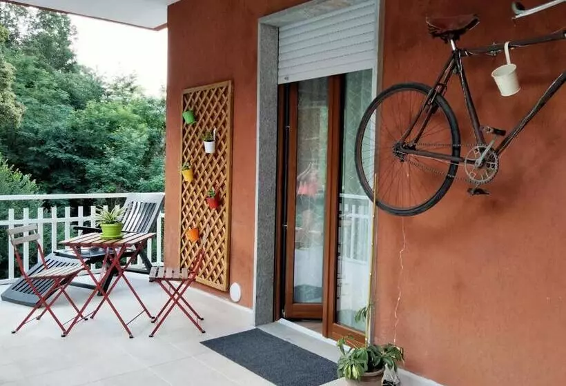 Due Camere E Una Bici