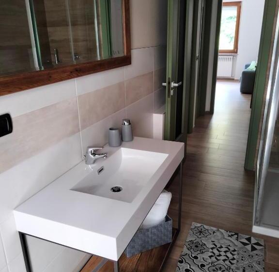 Due Camere E Una Bici