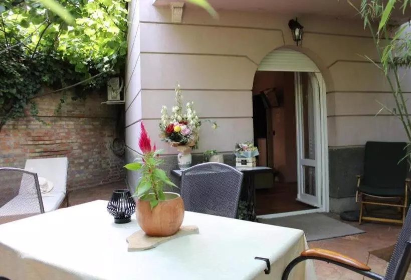 Garden Center Apartment