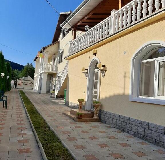 پانسیون Cazare La Española