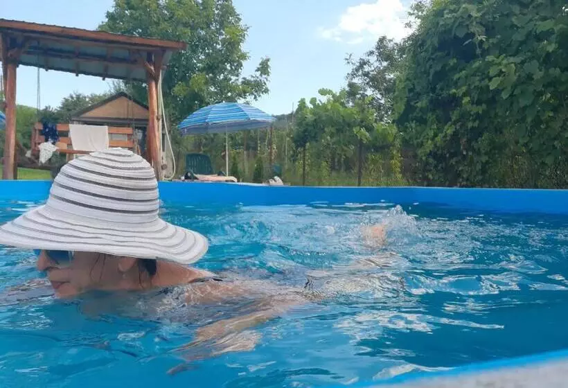 ペンション Cazare La Española