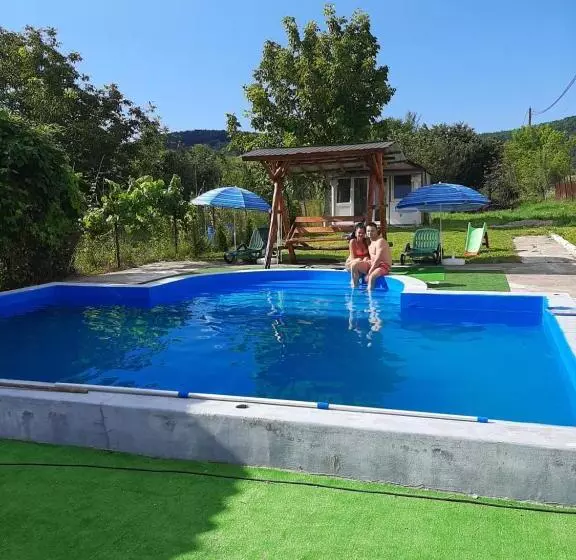 ペンション Cazare La Española