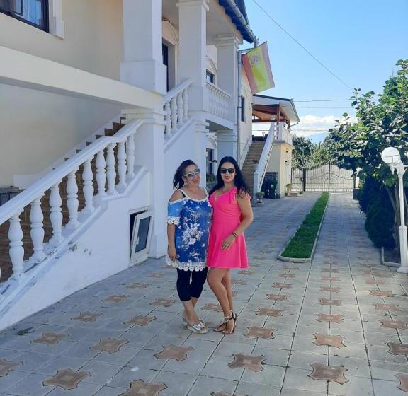 پانسیون Cazare La Española